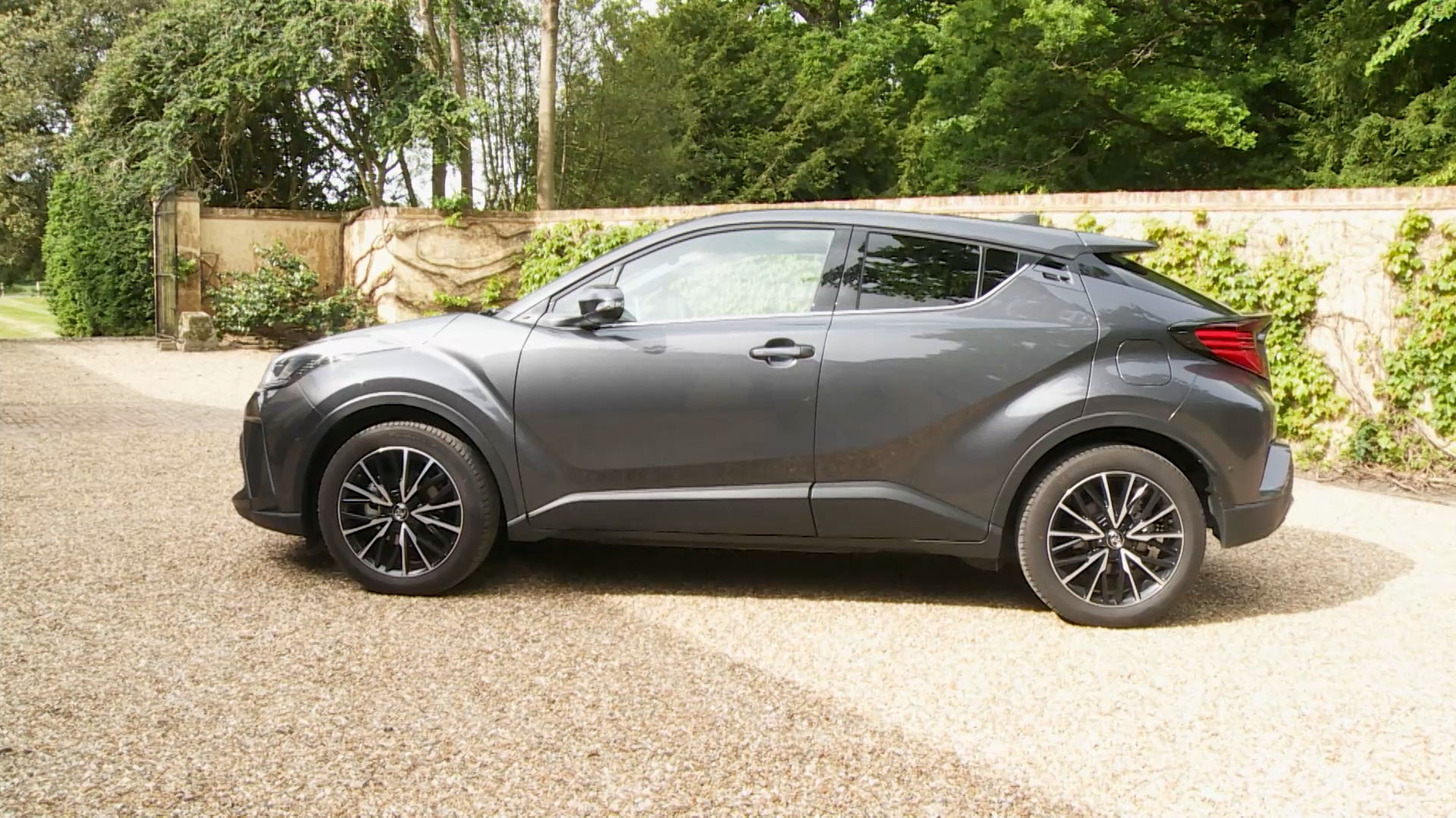 2.0 Hybrid Design 5dr CVT
